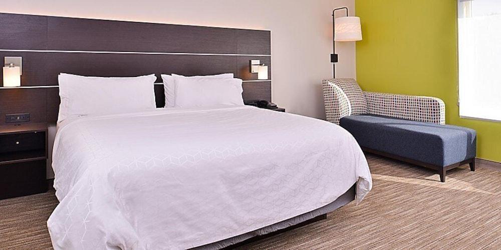 Express & - By Ihg 3*
